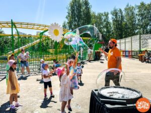День семьи, любви и верности в парке аттракционов