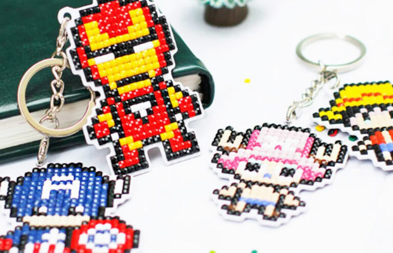 Брелки из алмазной мозаики