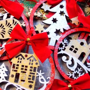 деревянный брелок